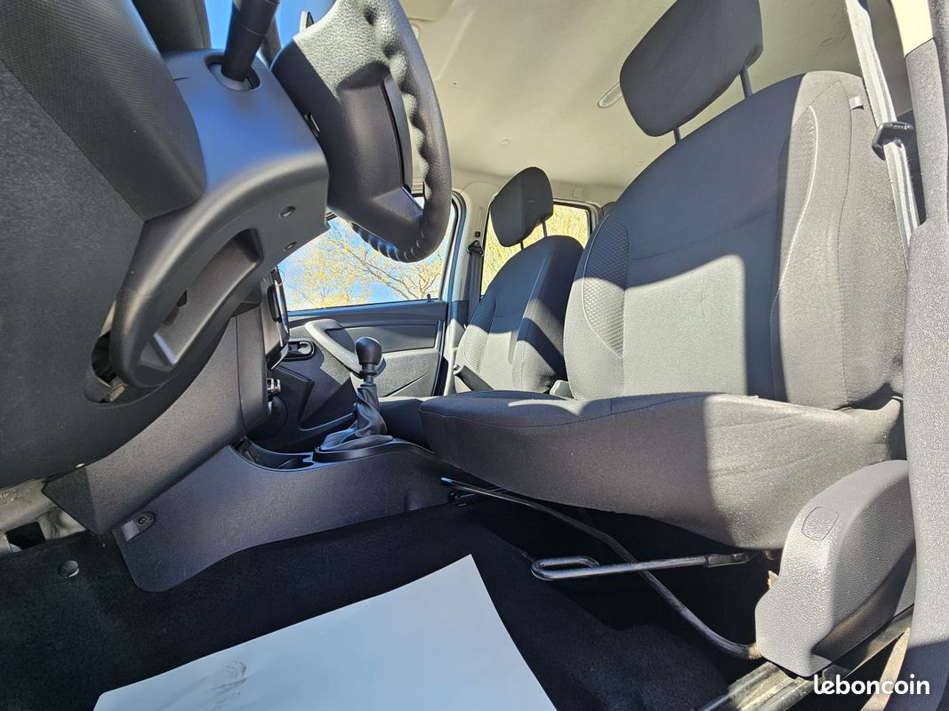 Dacia Duster 1.5 DCI 90cv 4x2 Édition 2017 1ère Main (image 12)