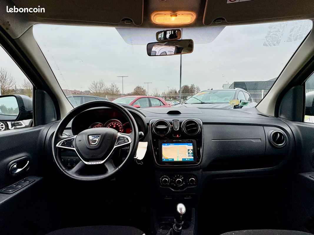 DACIA LODGY 1.5 BLUEDCI 115 CH 7 PLACES FINITION STEPWAY 108982KM 13990e DISTRIBUTION NEUVE POSSIBILITÉ D'EXTENSION DE GARANTIE DE 60 MOIS REPRISE / FINANCEMENT POSSIBLE (image 5)