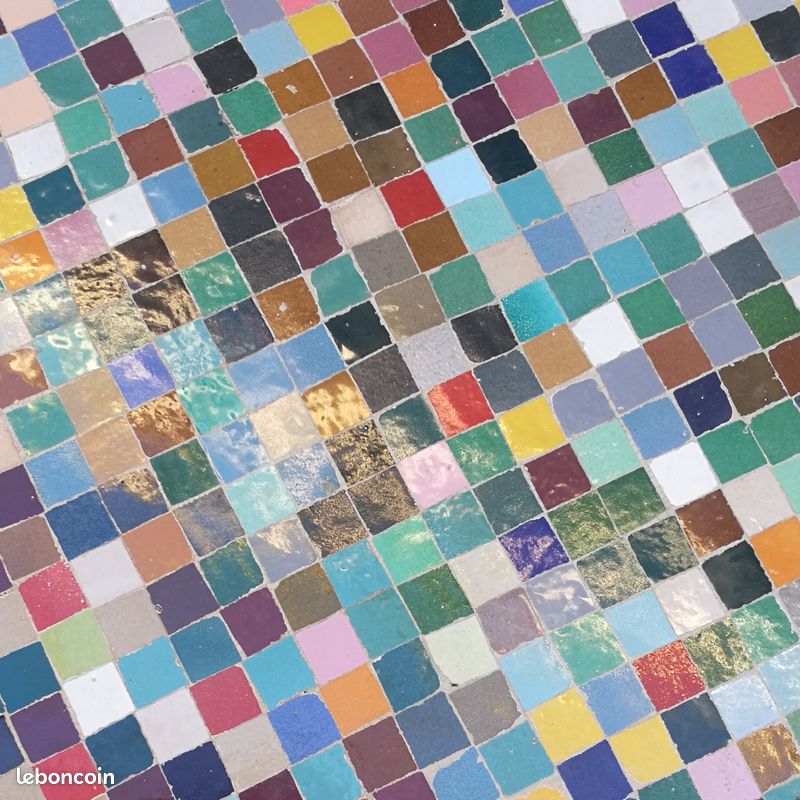 Table de diamètre 120cm design "Pixels" (image 3)
