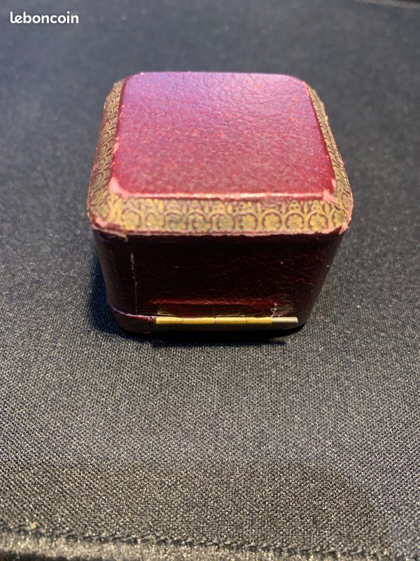 Lot Vintage D'écrins à Bijoux Anciens - Boîtes Pour Bagues, épingles Et Petits Trésors