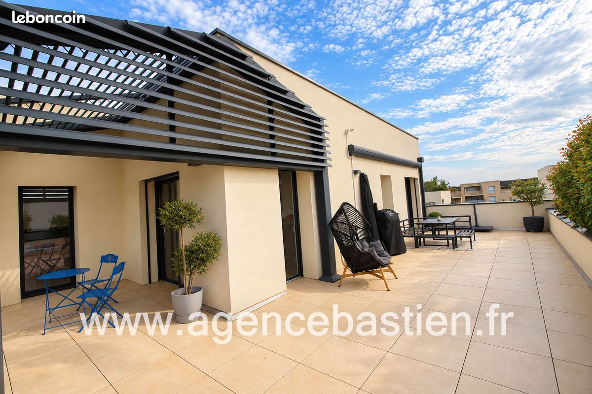 Appartement 5 pièces 131 m² · à Ferney-Voltaire · 131 m² · 825 000 €