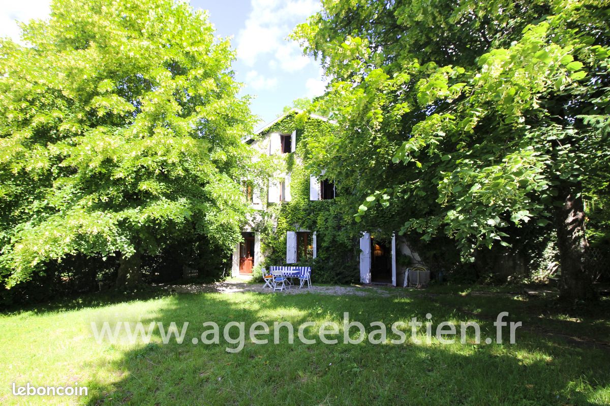 Maison 6 pièces 195 m² · à Gex · 195 m² · 850 000 €