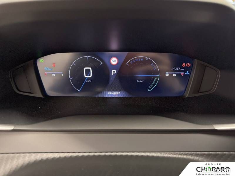 Peugeot 2008 Hybrid 145 e-DCS6 Allure (image 17)