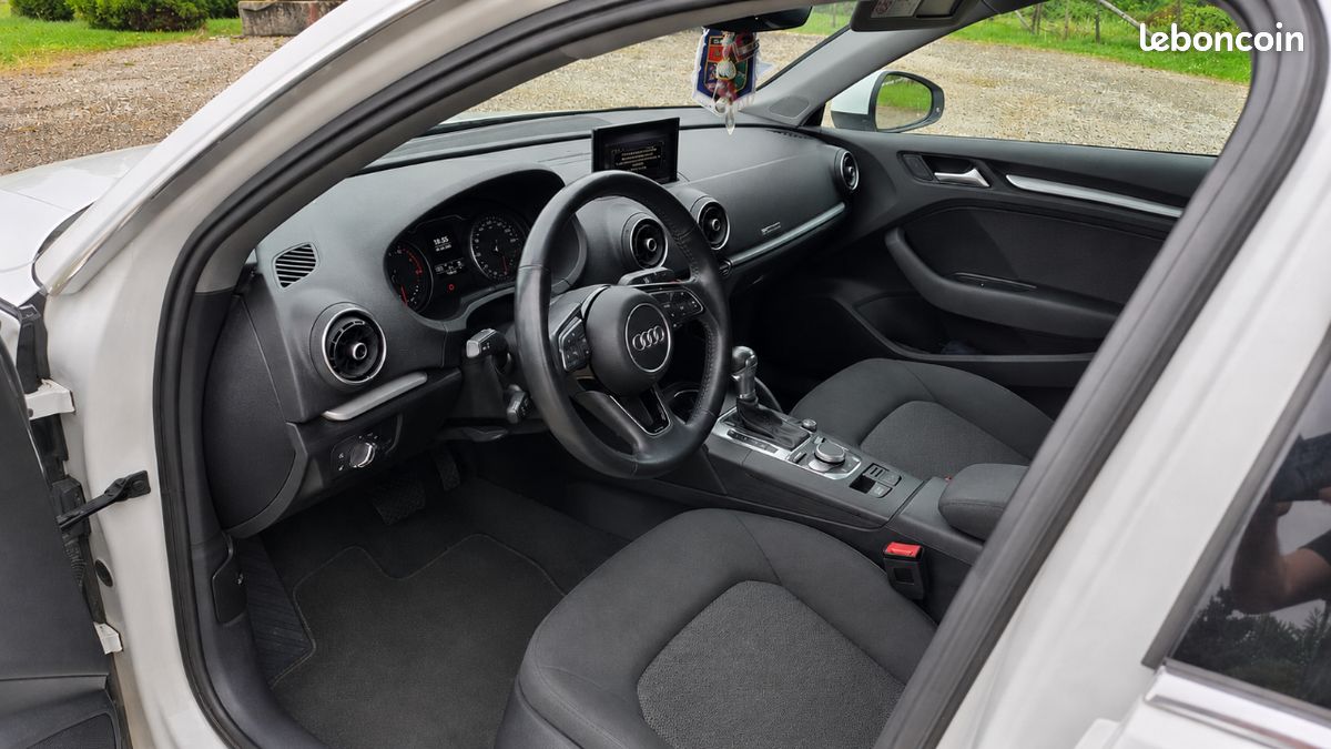 Audi A3 35 tfsi 150 Boite automatique (image 3)