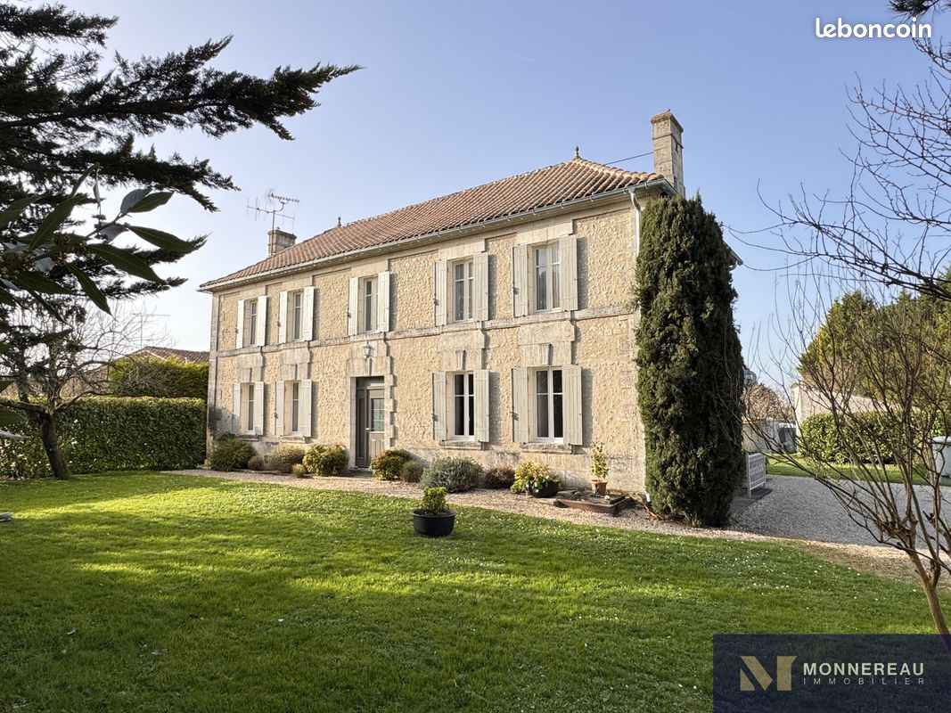 Maison 7 pièces 187 m² · à Montmérac · 187 m² · 275 600 €