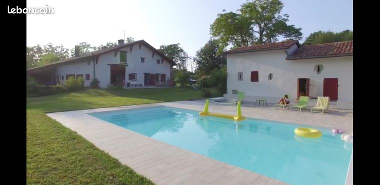 Maison 11 pièces 400 m²