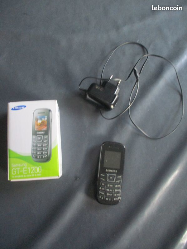 Téléphone portable samsung noir (image 2)