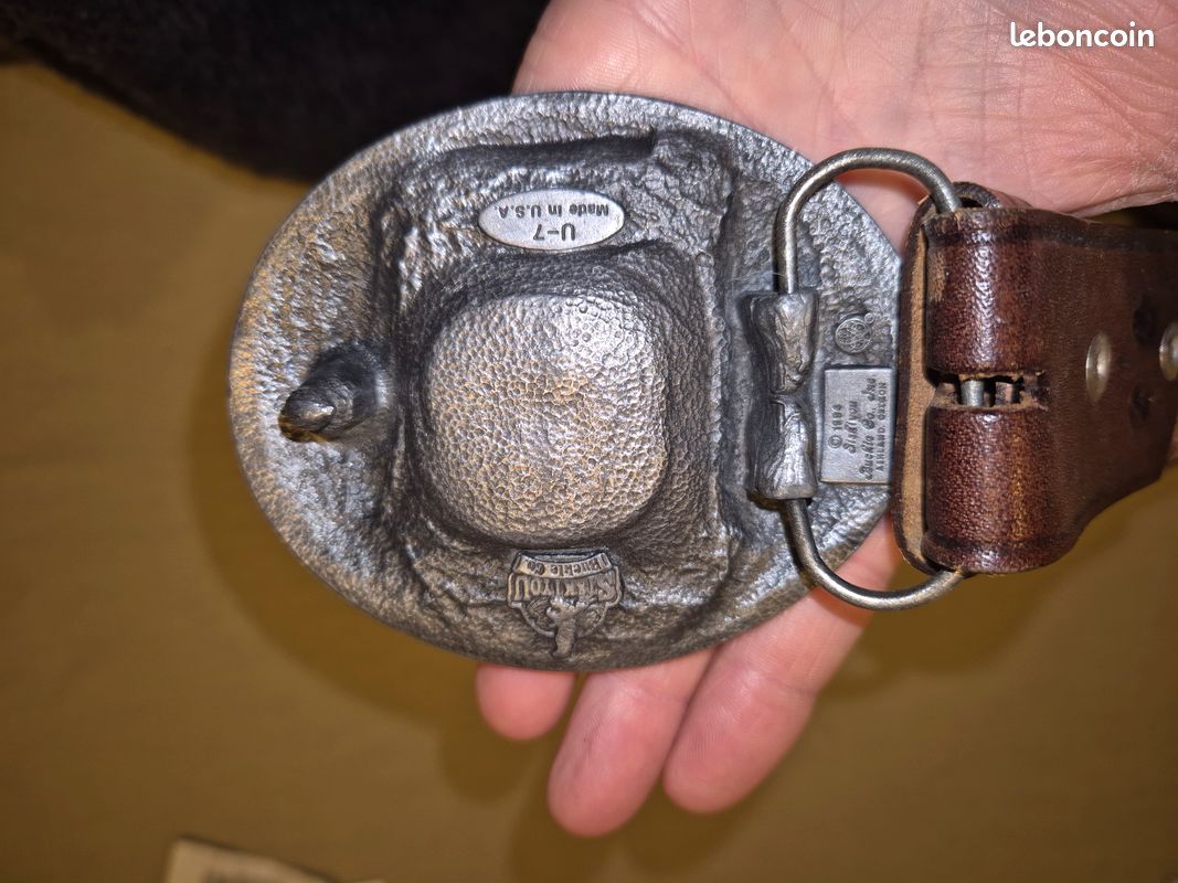 Boucles pompiers volontaires (8) - Émail, Étain, Fer