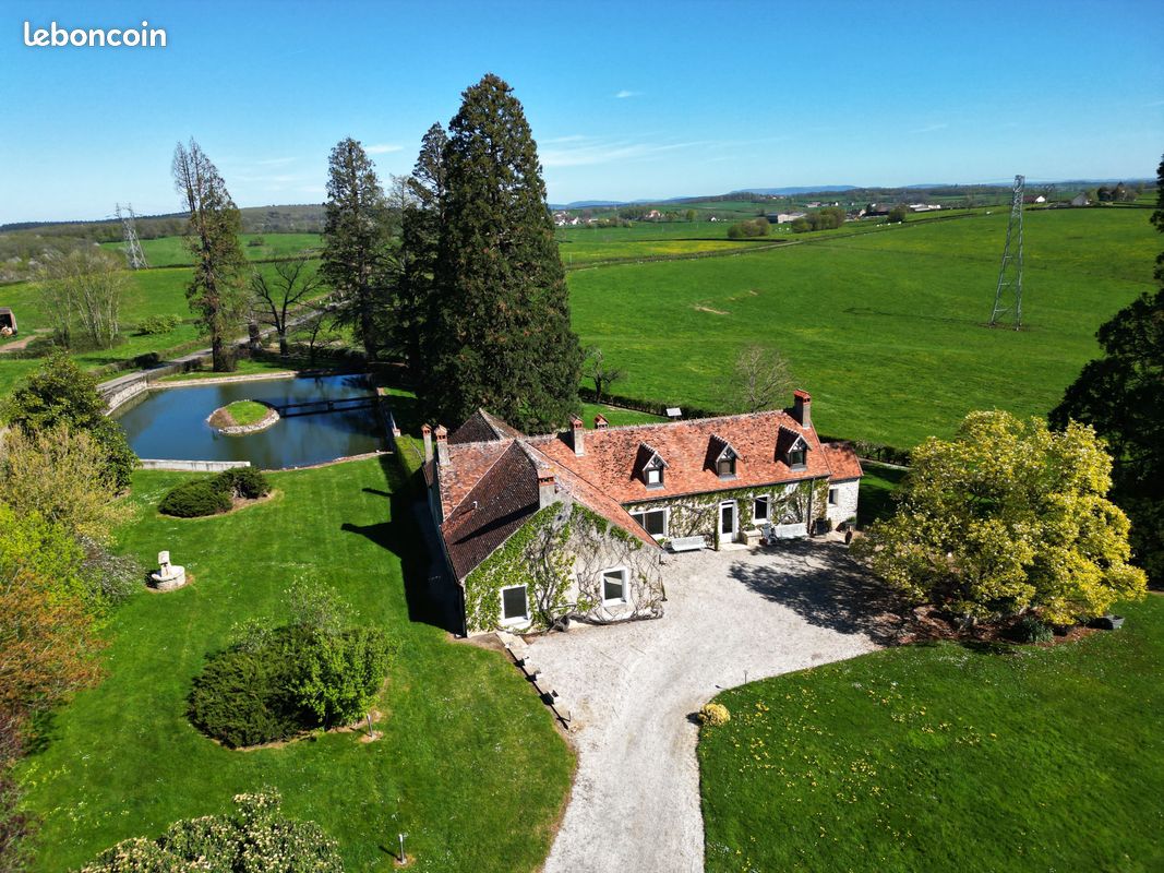 Maison 11 pièces 200 m² · à Marly-sur-Arroux · 200 m² · 450 000 €