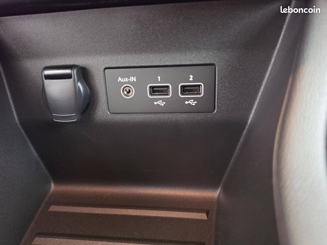 RENAULT Clio E-Tech full hybrid 145 Equilibre (image 29)