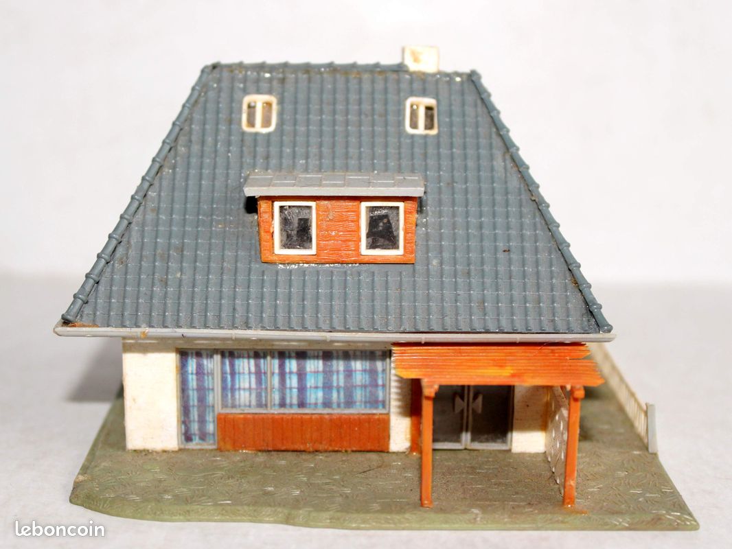 Maquette Maison Faivre FV En Métal – Échelle HO 1/87 – Fabrication Française