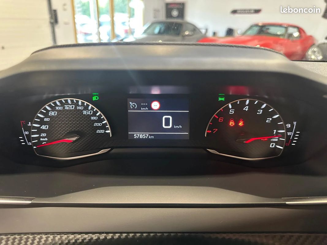 Peugeot 208 II Active 1.2 100 CV BVM / ENTRETIEN COMPLET PEUGEOT / CARPLAY / SIEGES AVANT CHAUFFANTS (image 11)