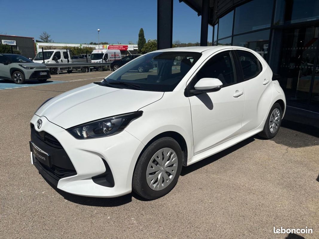 Toyota Yaris 120 VVT-i Dynamic Business 5p MC24 (image 1)