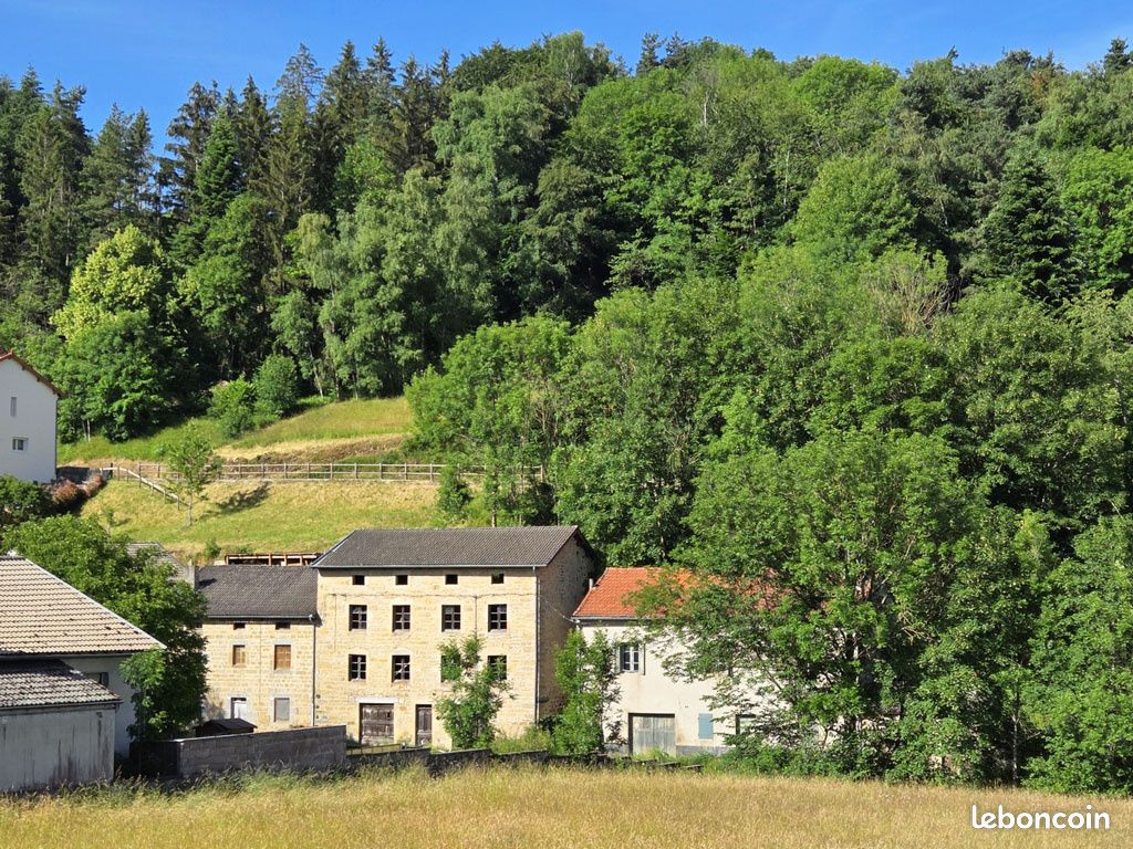 Maison 4 pièces 240 m² · à Saint-Julien-Chapteuil · 240 m² · 35 000 €