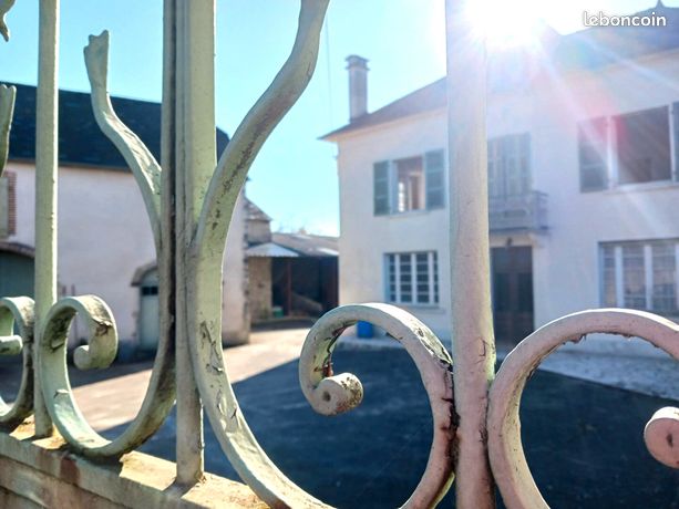 Maison 9 pièces 221 m²