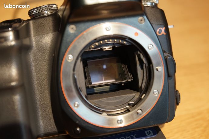 Reflex numérique Sony 300 noir Dslr-A300 boîtier sans objectif Smart