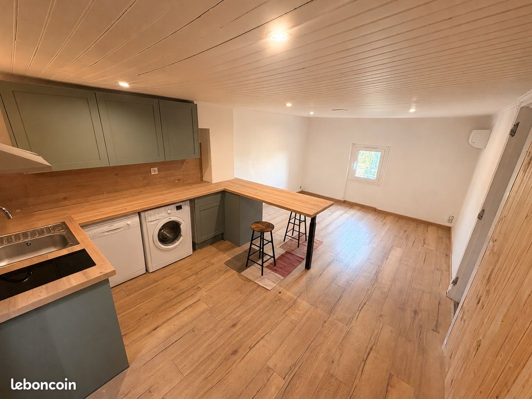 Appartement 3 pièces 45 m² · à Le Passage · 45 m² · 650 €