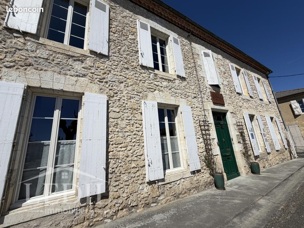 Maison 6 pièces 230 m² (image 1)