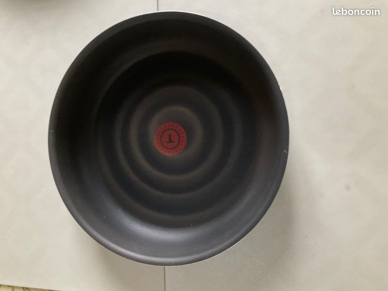 Poêle Tefal Ingenio neuve tout feux sauf induction (image 1)