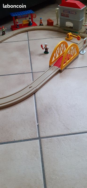 KEENWAY Train Set . Gare + train + figurines + accessoirs (image 3)