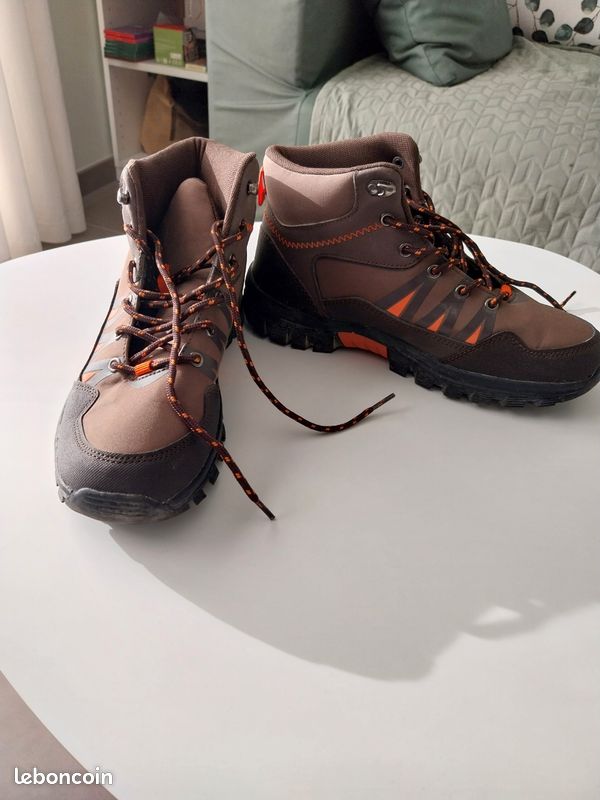 Chaussure montante de randonnée Marron T40 Chaussures