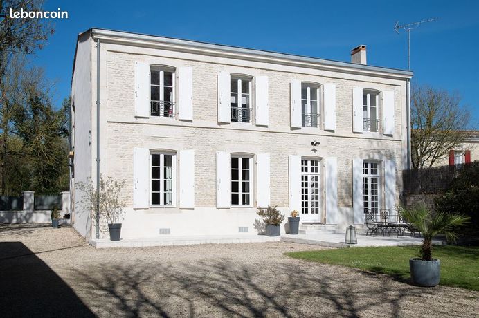 Maison 6 pièces 210 m²