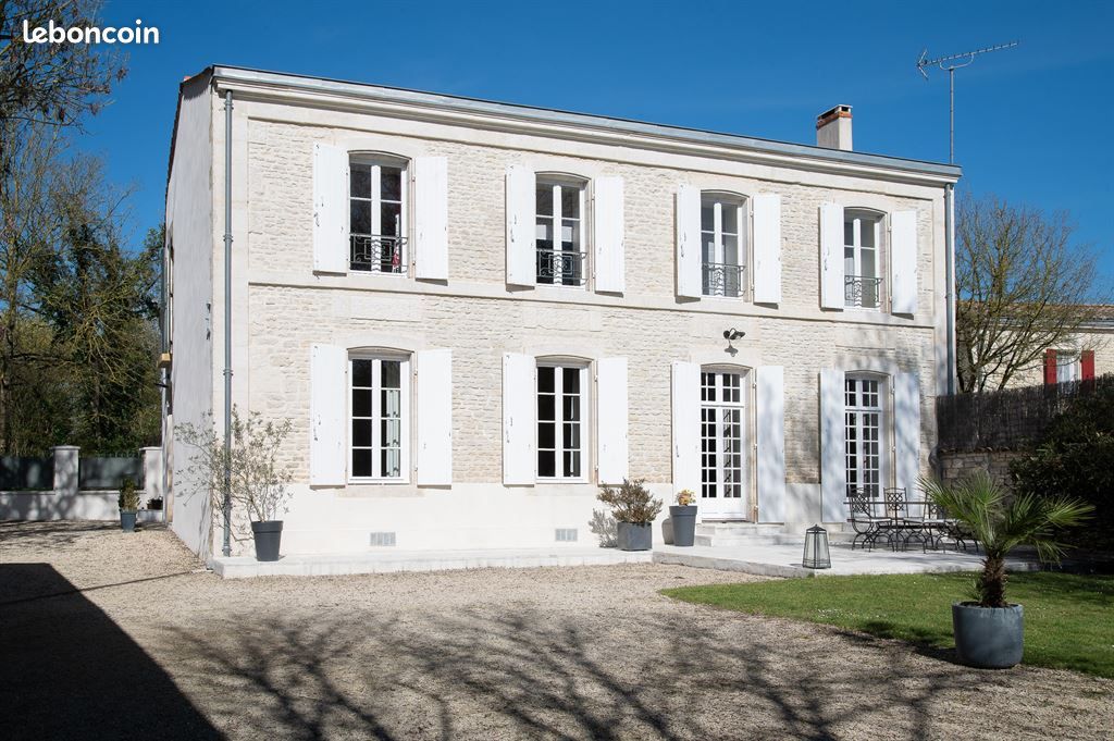 Maison 6 pièces 210 m² · à Cram-Chaban · 210 m² · 395 000 €