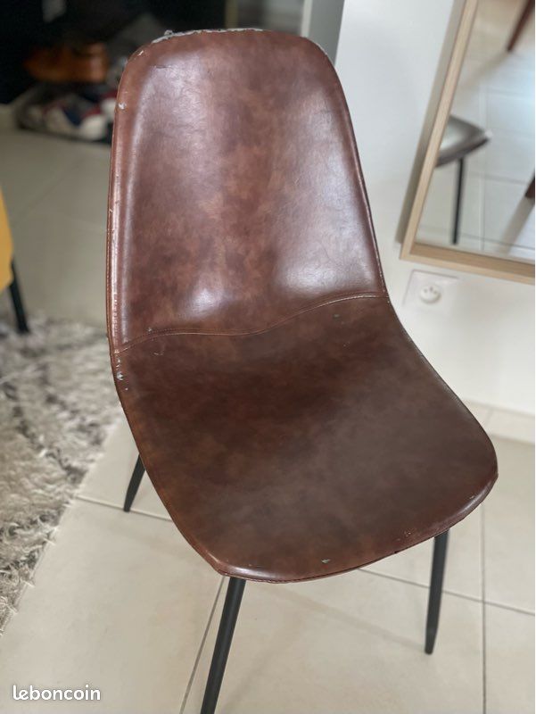 Jolie chaise similicuir (image 1)