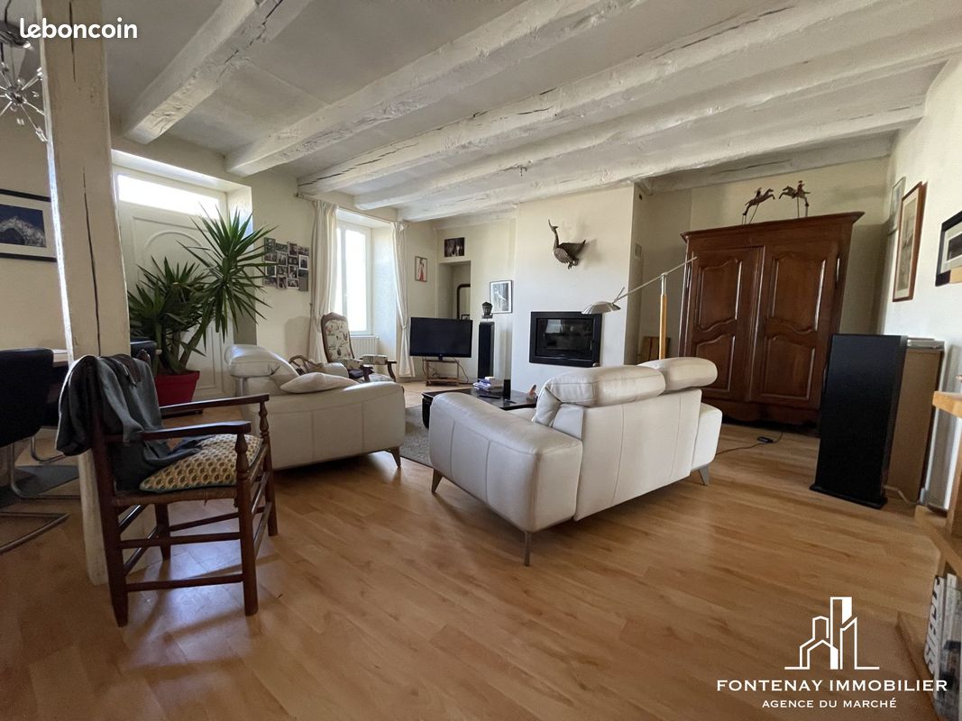 Maison 7 pièces 182 m² · à Fontenay-le-Comte · 182 m² · 290 000 €