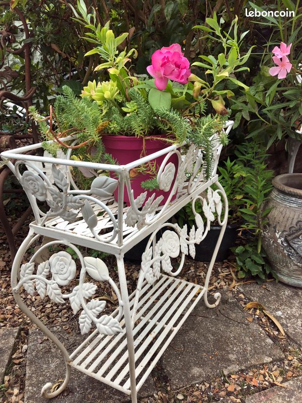 Jolie jardinière / porte pot de fleurs en fer forgé avec support (image 5)