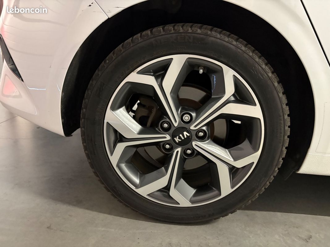 KIA CEED GT-Line 126cv - TOIT OUVRANT/APPLE CARPLAY/CAMÉRA DE RECUL/RADARS/JANTES 17" (image 34)