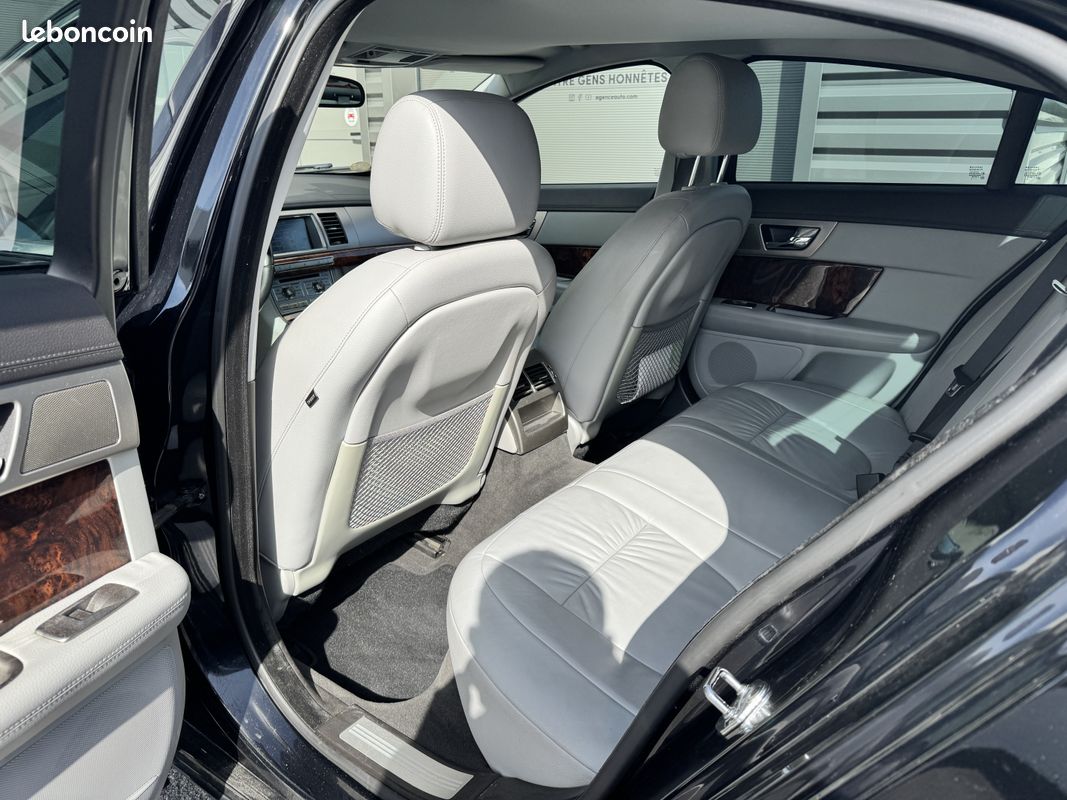 JAGUAR XF 2.7D Bi-Turbo Luxe - Historique complet (image 14)