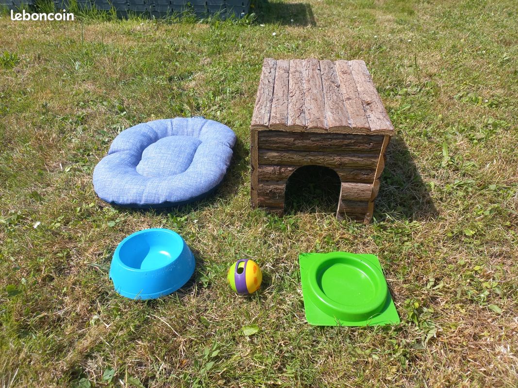 Lot maison et accessoires lapin- rongeur (image 1)