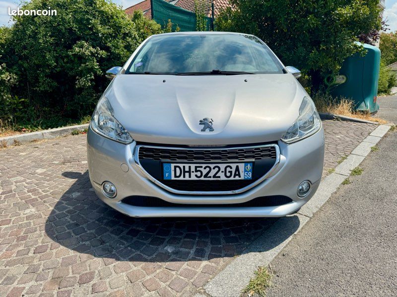 Peugeot 208 Finition Style – Kit Distribution ✅ – Radars recul ✅ (image 2)