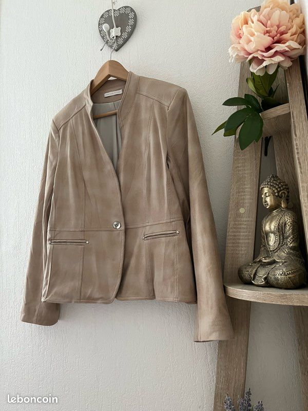 Ensemble tailleur beige matière daim tout doux Armand Thiery T44 (image 8)