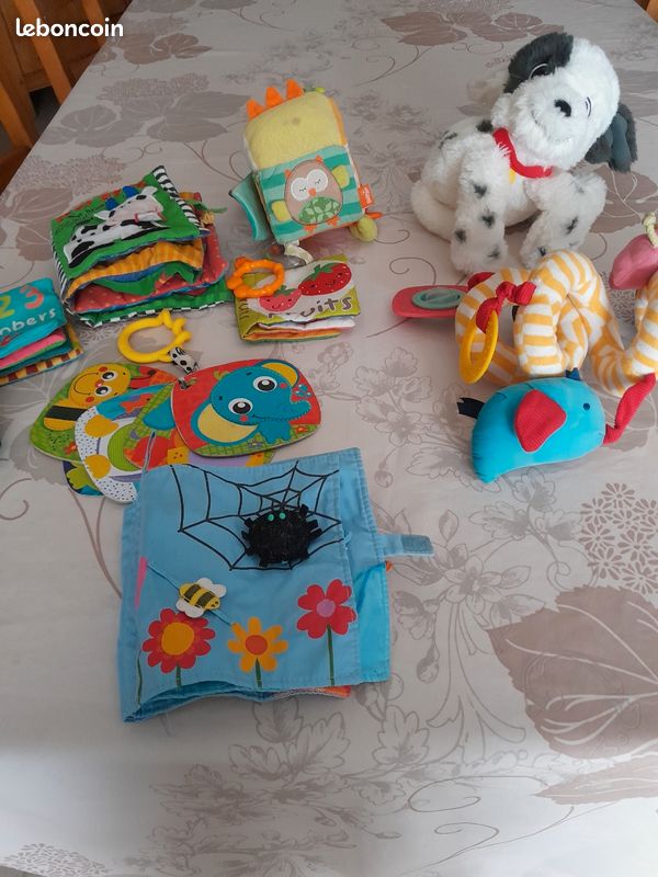 Lot de jouets bébé (image 1)