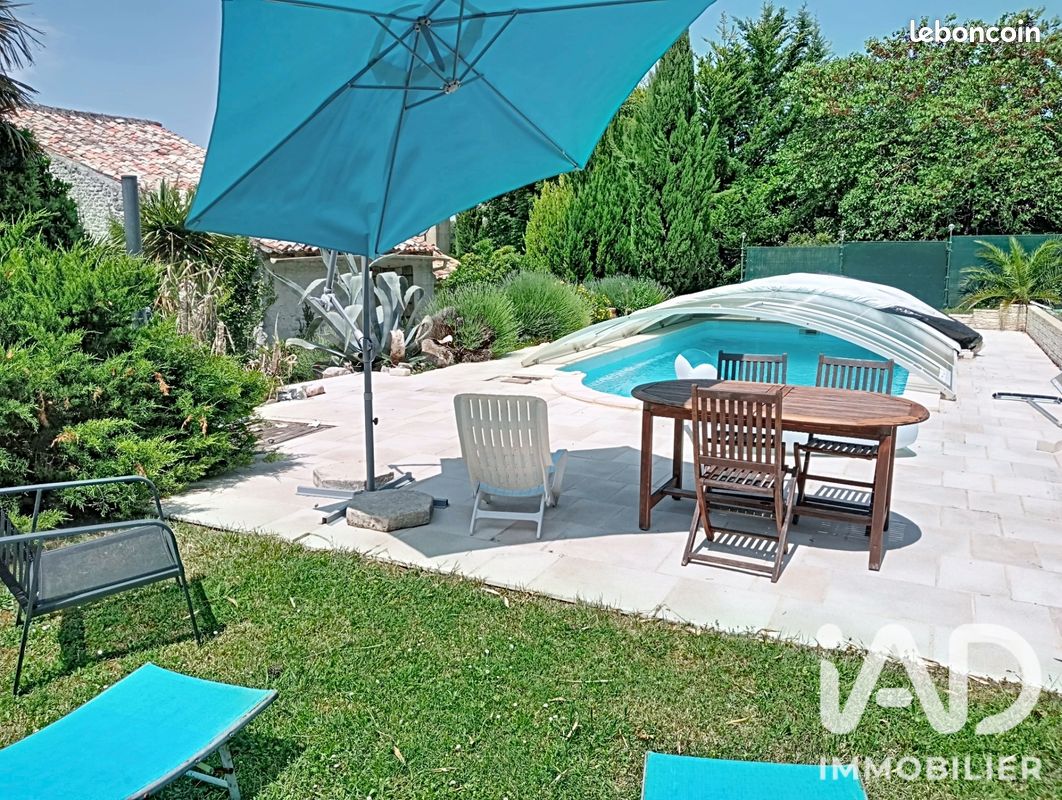 Maison 6 pièces 205 m² · à Saint-Dizant-du-Gua · 205 m² · 291 000 €
