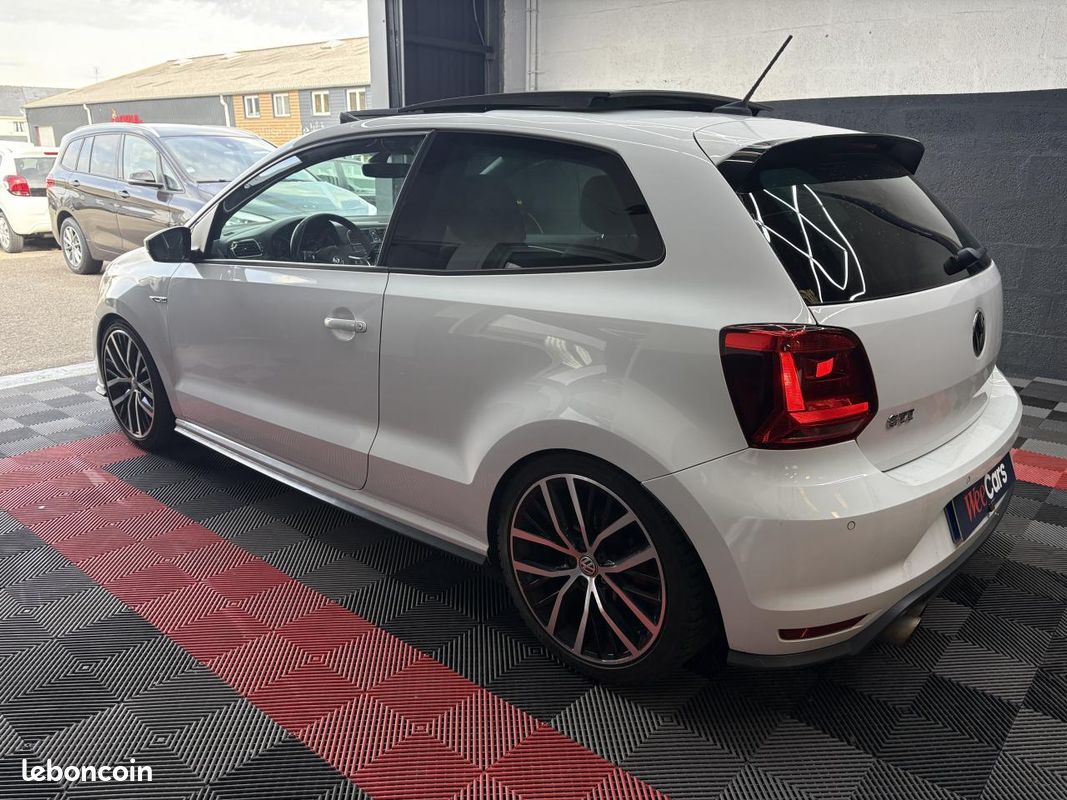 VOLKSWAGEN POLO 1.8 TSI 190 BLUEMOTION GTI ( toit ouvrant ) (image 23)