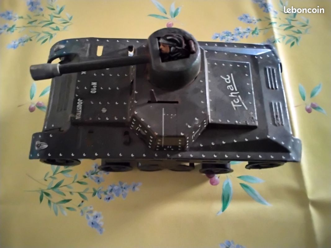Tank numéro 10 (image 1)