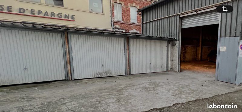 Garage box avec cour ferme et securite · à Saint-Quentin · 60 €/mois