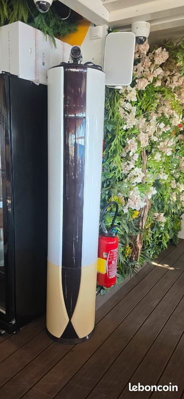 Climatisation Haier colonne réversible 7,2 kW / 8,9 kW – Avec groupe extérieur (image 1)