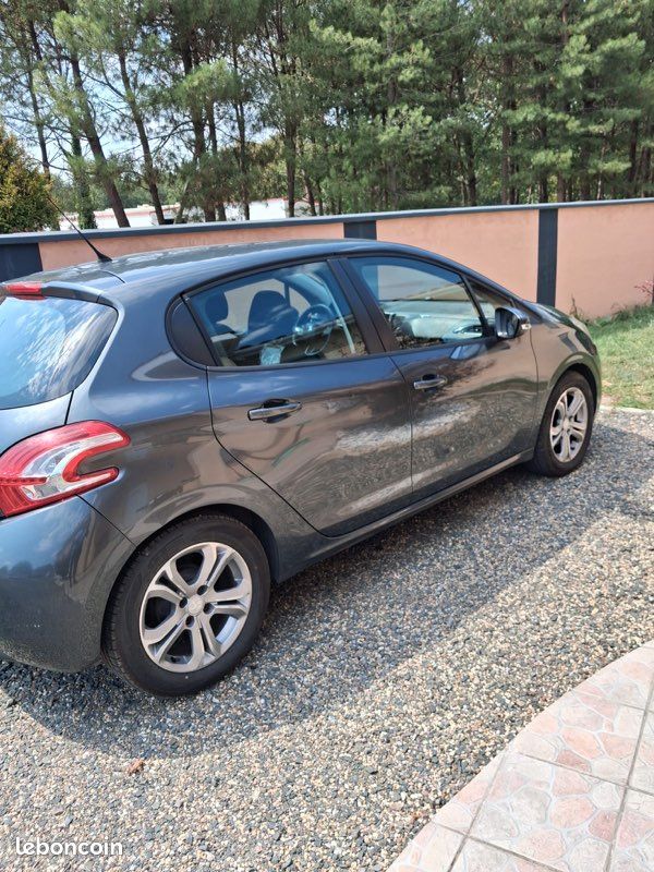 Peugeot 208 1,4l 68Ch (image 1)