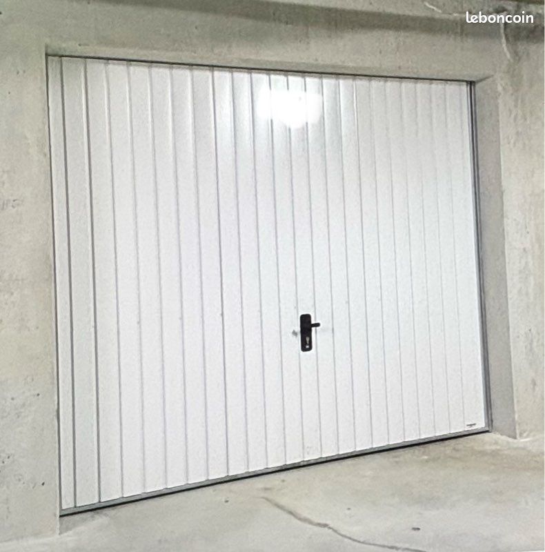 Garage centre Calvisson · 24 000 €