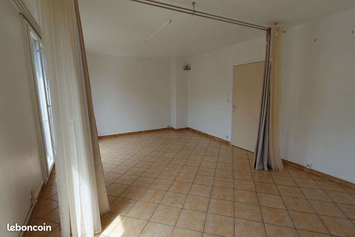 Appartement 3 pièces 70 m² · à Digne-les-Bains · 70 m² · 92 000 €