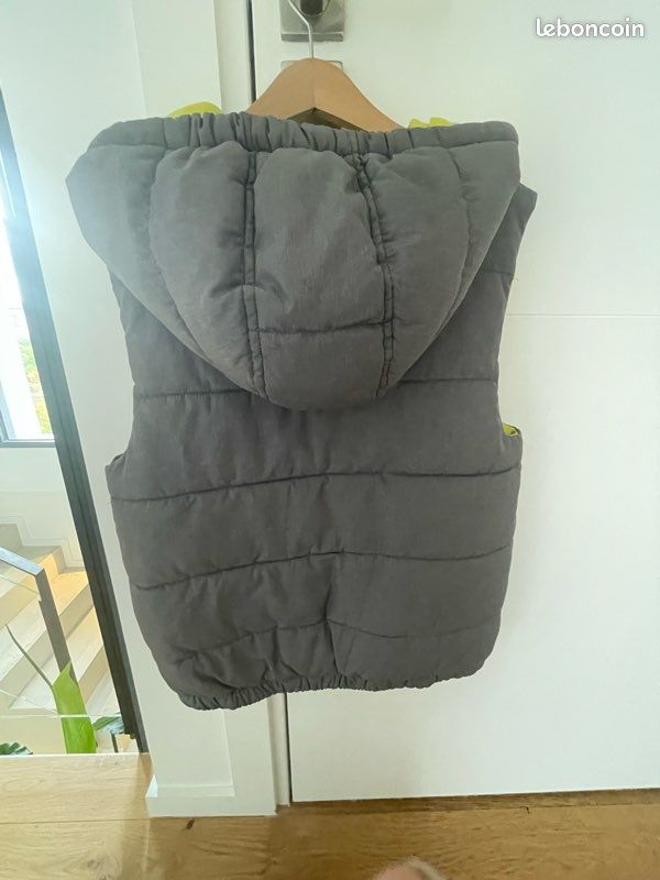 IKKS - 10 ans - Veste à capuche réversible sans manches (image 2)