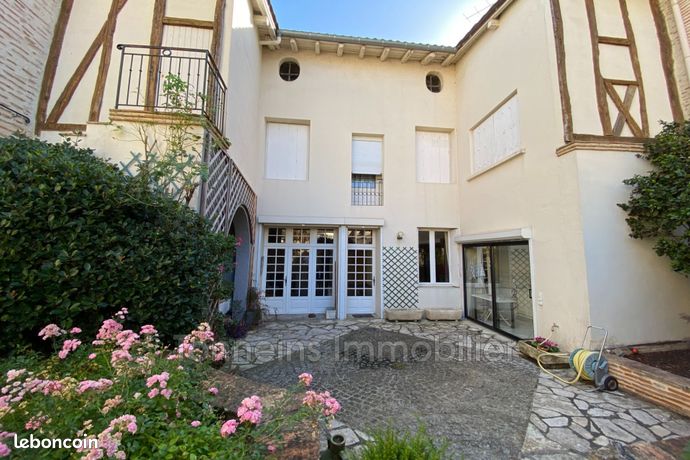Maison 8 pièces 240 m²