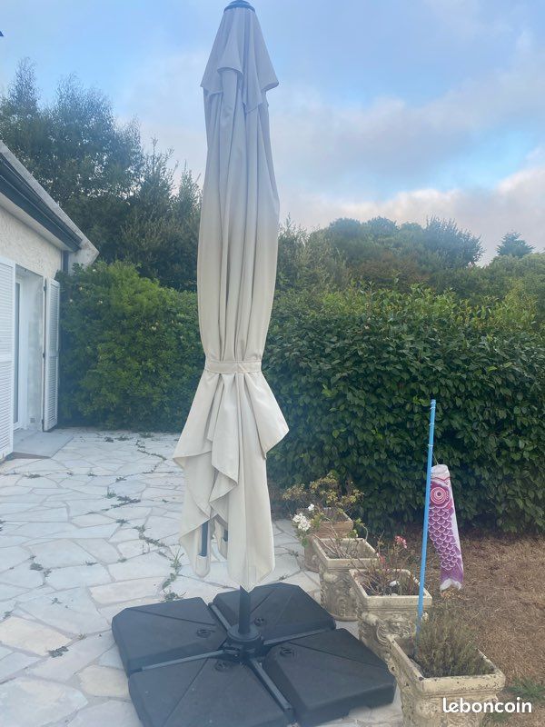 Parasol déporté avec pied (image 5)