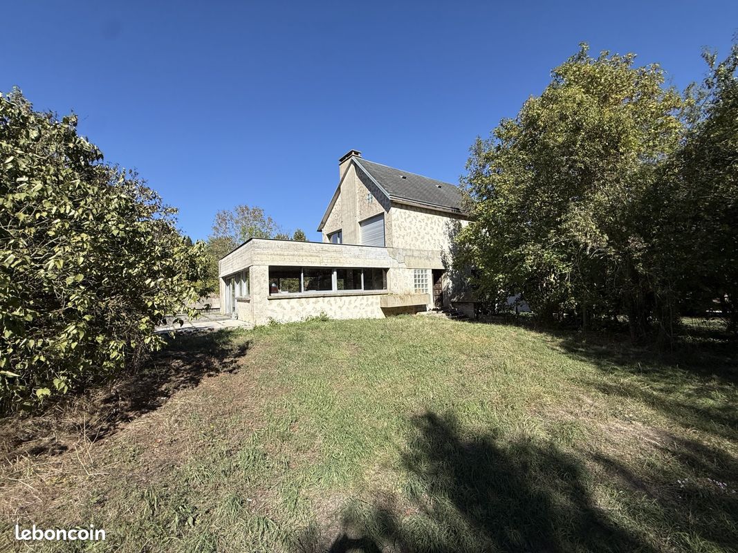 Maison 8 pièces 155 m² · à Le Val d'Hazey · 155 m² · 220 000 €