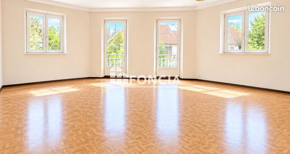 Appartement 3 pièces 84 m² · à Émerainville · 84 m² · 220 000 €