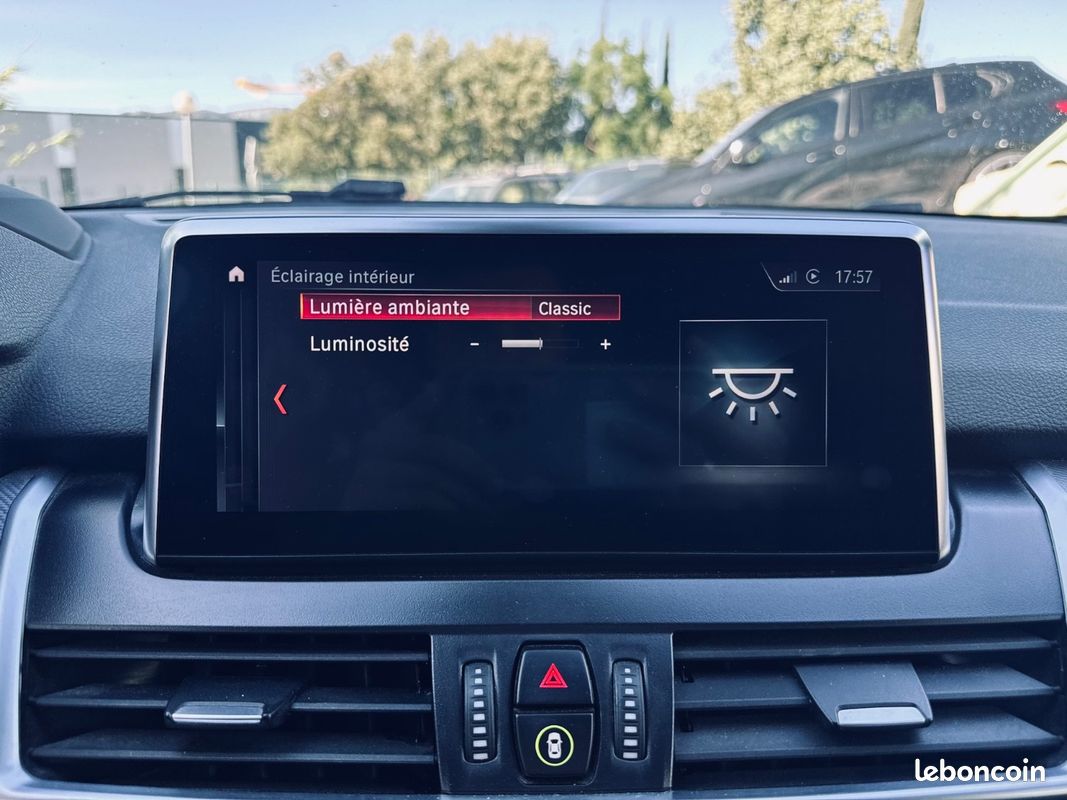BMW SERIE 2 Active Tourer 1.5L 220CH 225 xe M Sport + SIEGES CHAUFFANTS + AFFICHAGE TETE HAUTE + HARMAN KARDON + CAMERA DE RECUL + GARANTIE 12 MOIS (image 37)